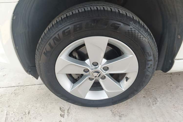 Used Skoda Yeti 2017 TSI280 DSG Advanced Edition Left Front Wheel Hub