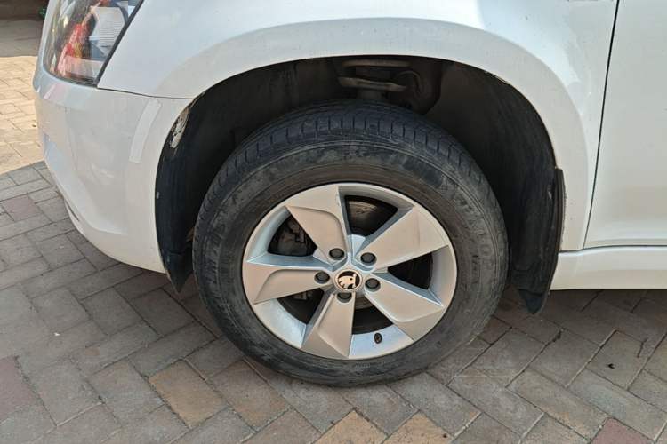 Used Skoda Yeti 2017 TSI280 DSG Advanced Edition Left Front Wheel Hub