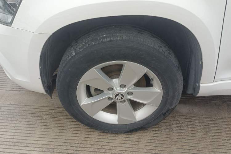 Used Skoda Yeti 2017 TSI280 DSG Advanced Edition Left Front Wheel Hub