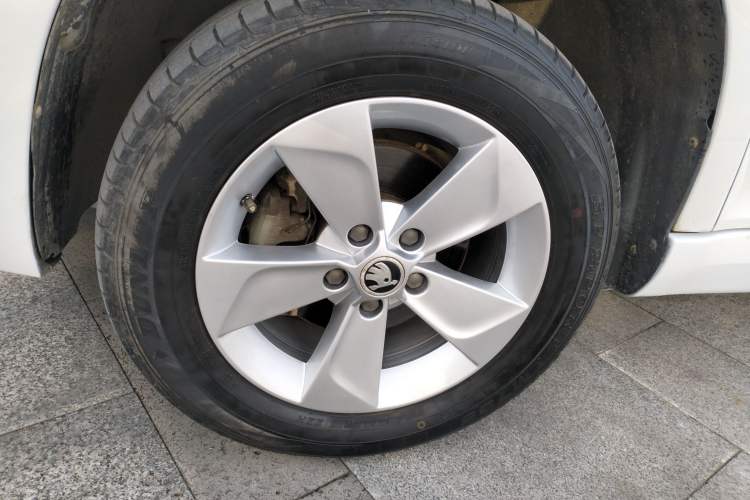 Used Skoda Yeti 2017 TSI280 DSG Advanced Edition Left Front Wheel Hub