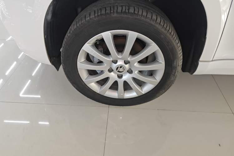 Used Skoda Yeti 2017 TSI280 DSG Innovation Edition Left Front Wheel Hub