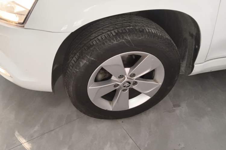 Used Skoda Yeti 2017 TSI280 DSG Advanced Edition Left Front Wheel Hub