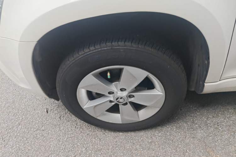 Used Skoda Yeti 2017 TSI280 DSG Car Enjoy Brothers Edition Left Front Wheel Hub