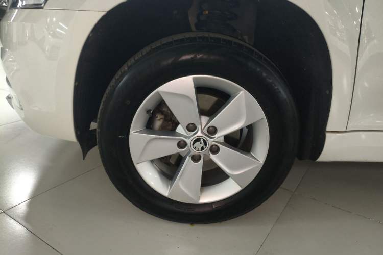 Used Skoda Yeti 2017 TSI280 DSG Advanced Edition Left Front Wheel Hub