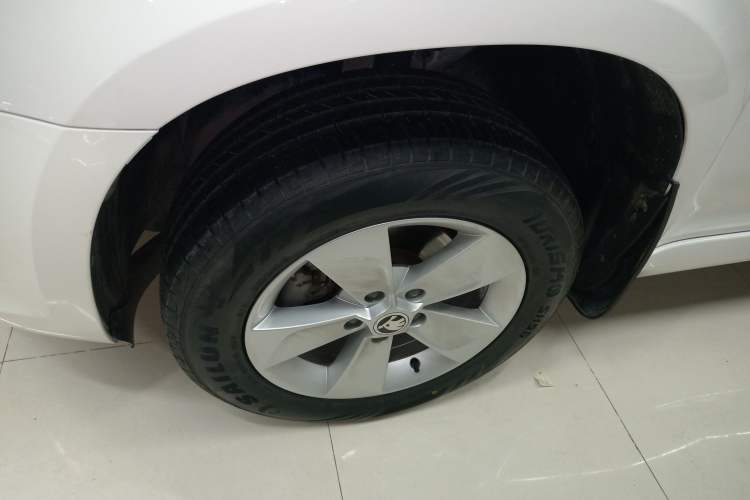 Used Skoda Yeti 2017 TSI280 DSG Advanced Edition Left Front Wheel Hub