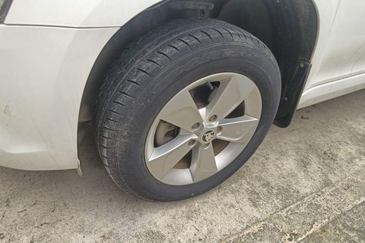 Used Skoda Yeti 2017 TSI280 DSG Advanced Edition Left Front Wheel Hub