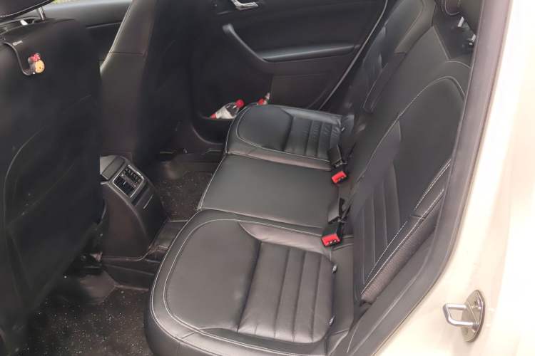 Used Skoda Yeti 2017 TSI280 DSG Car Enjoy Brothers Edition Left Rear Seat