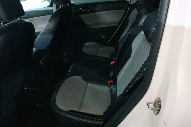 Used Skoda Yeti 2017 TSI280 DSG Advanced Edition Left Rear Seat