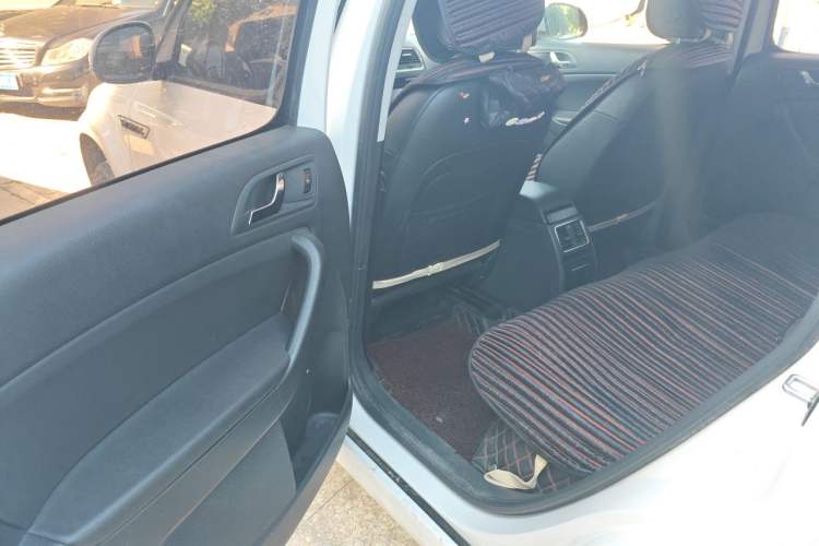 Used Skoda Yeti 2017 TSI280 DSG Innovation Edition Left Rear Seat
