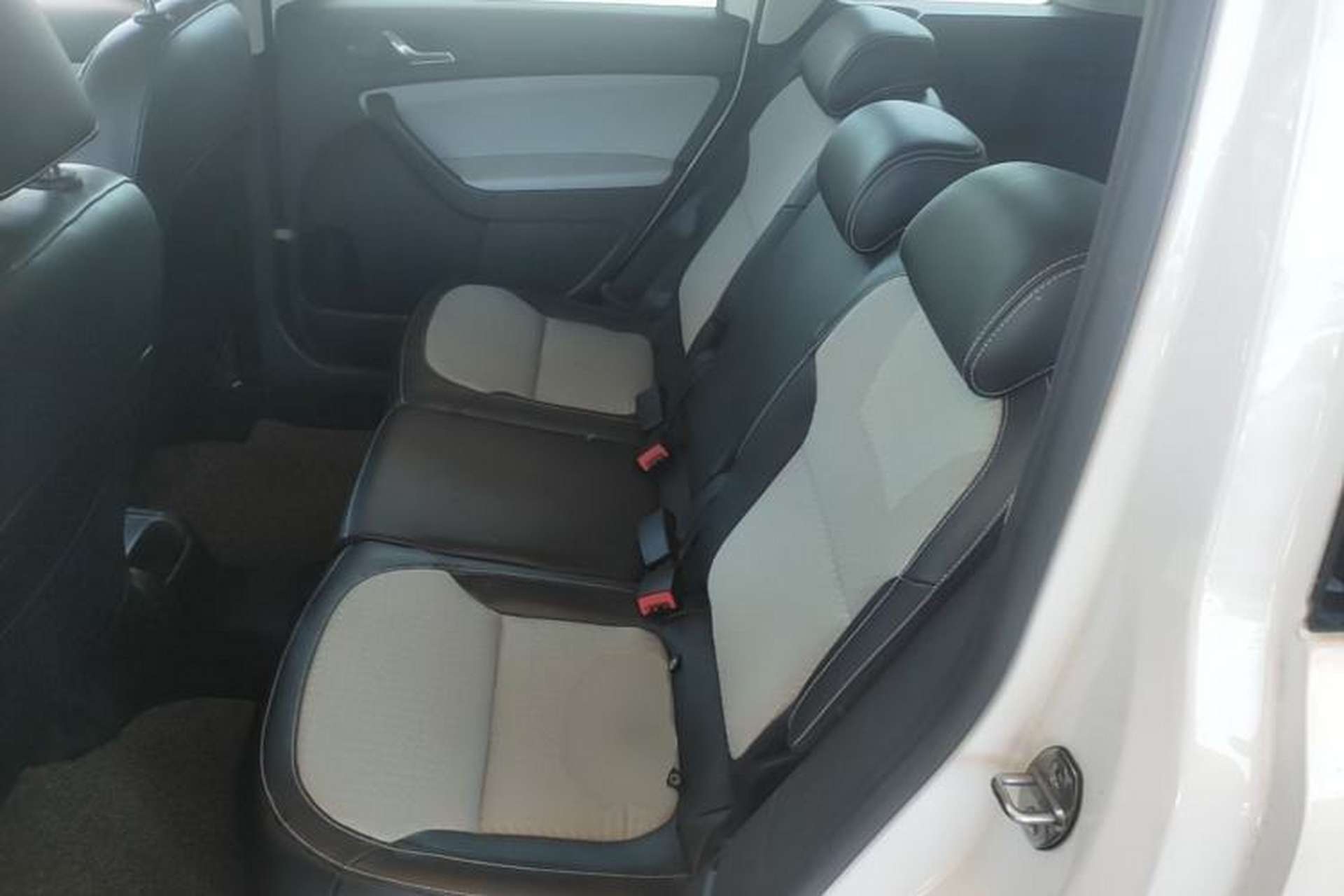 Used Skoda Yeti 2017 TSI280 DSG Advanced Edition Left Rear Seat