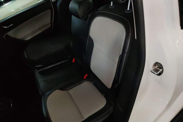 Used Skoda Yeti 2017 TSI280 DSG Advanced Edition Left Rear Seat