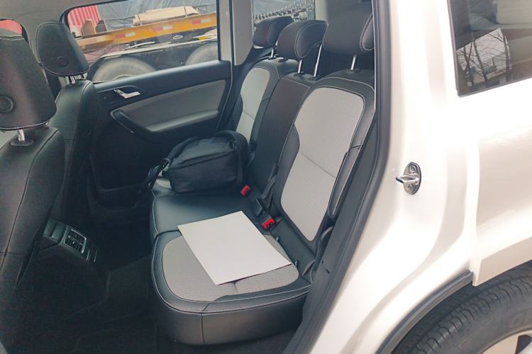 Used Skoda Yeti 2017 1.6L Manual Front-Wheel-Drive Version Left Rear Seat