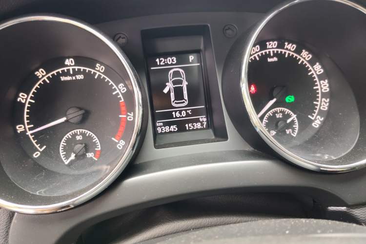 Used Skoda Yeti 2017 TSI280 DSG Car Enjoy Brothers Edition Odometer Close Up
