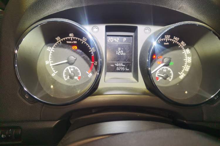 Used Skoda Yeti 2017 TSI280 DSG Advanced Edition Odometer Close Up