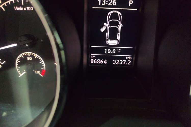 Used Skoda Yeti 2017 TSI280 DSG Innovation Edition Odometer Close Up