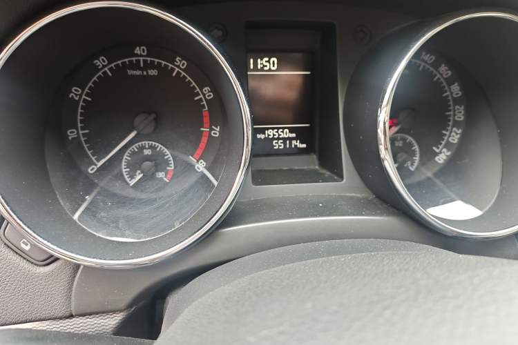 Used Skoda Yeti 2017 TSI280 DSG Advanced Edition Odometer Close Up