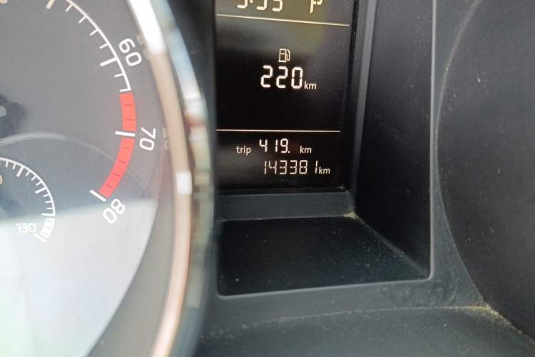 Used Skoda Yeti 2017 TSI280 DSG Advanced Edition Odometer Close Up