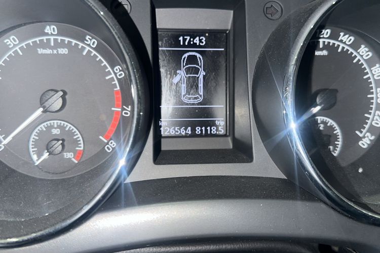 Used Skoda Yeti 2017 TSI300 DSG Luxury Edition Odometer Close Up