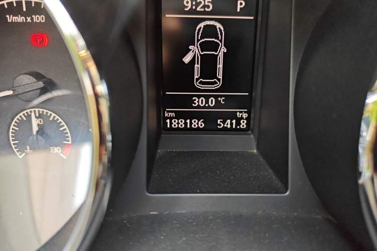 Used Skoda Yeti 2017 TSI280 DSG Car Enjoy Brothers Edition Odometer Close Up