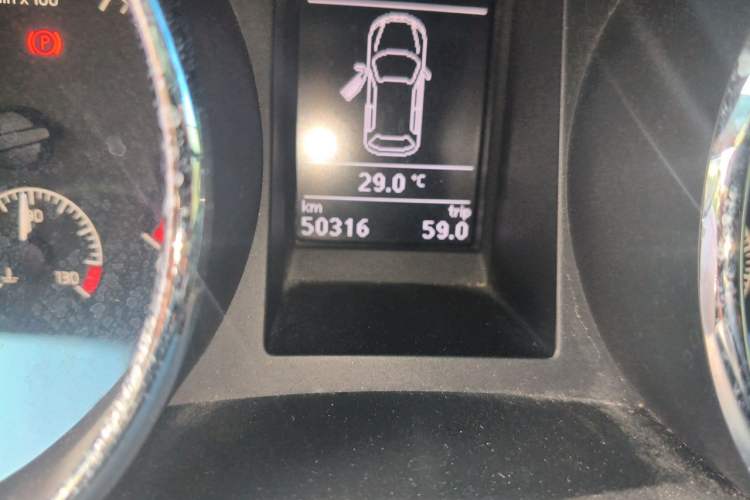Used Skoda Yeti 2017 TSI300 DSG Luxury Edition Odometer Close Up