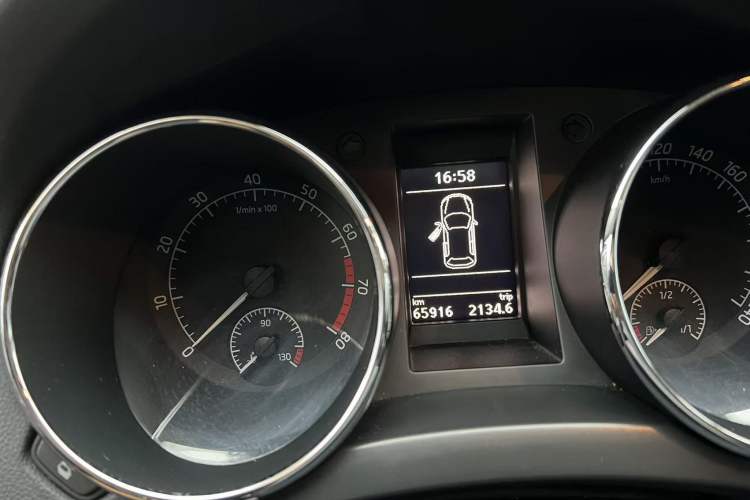 Used Skoda Yeti 2017 TSI280 DSG Car Enjoy Brothers Edition Odometer Close Up