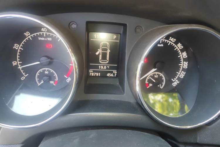 Used Skoda Yeti 2017 TSI280 DSG Innovation Edition Odometer Close Up