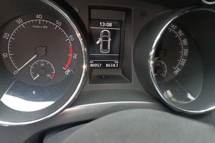 Used Skoda Yeti 2017 TSI280 DSG Car Enjoy Brothers Edition Odometer Close Up