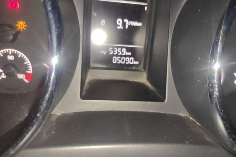 Used Skoda Yeti 2017 TSI280 DSG Advanced Edition Odometer Close Up