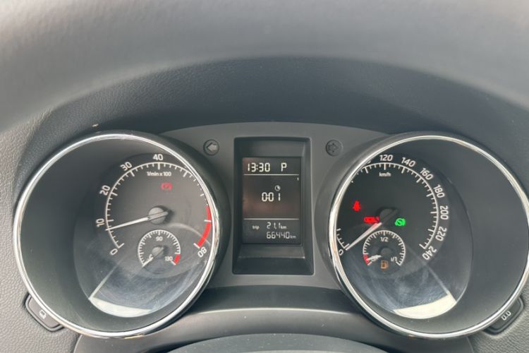 Used Skoda Yeti 2017 TSI280 DSG Advanced Edition Odometer Close Up
