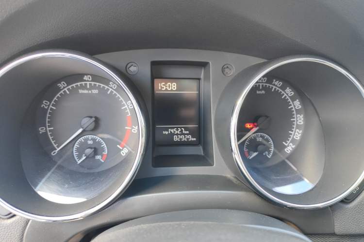 Used Skoda Yeti 2017 TSI280 DSG Advanced Edition Odometer Close Up