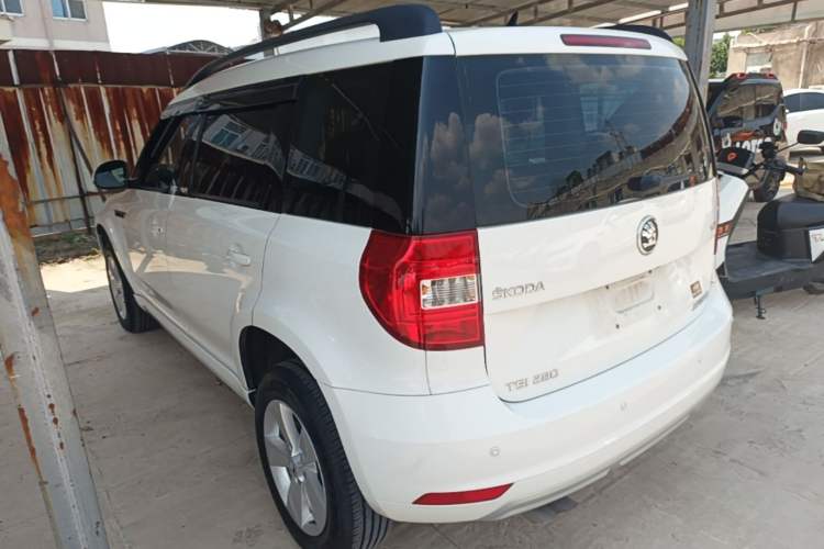 Used Skoda Yeti 2017 TSI280 DSG Advanced Edition Rear Left 45 Deg