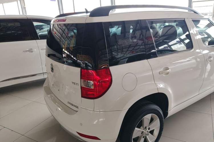 Used Skoda Yeti 2017 TSI280 DSG Advanced Edition Rear Right 45 Deg