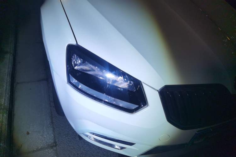 Used Skoda Yeti 2017 TSI280 DSG Advanced Edition Right Front Headlight