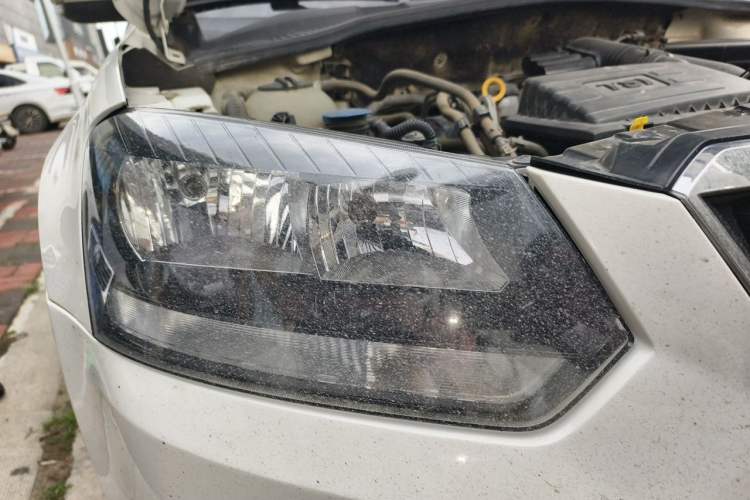 Used Skoda Yeti 2017 TSI280 DSG Advanced Edition Right Front Headlight