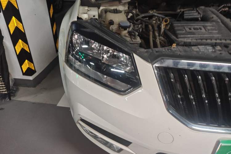 Used Skoda Yeti 2017 TSI280 DSG Car Enjoy Brothers Edition Right Front Headlight