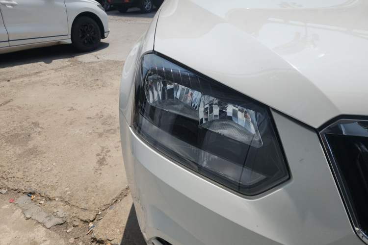 Used Skoda Yeti 2017 TSI280 DSG Advanced Edition Right Front Headlight