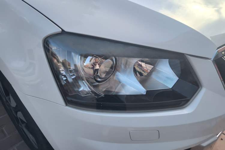Used Skoda Yeti 2017 TSI300 DSG Luxury Edition Right Front Headlight