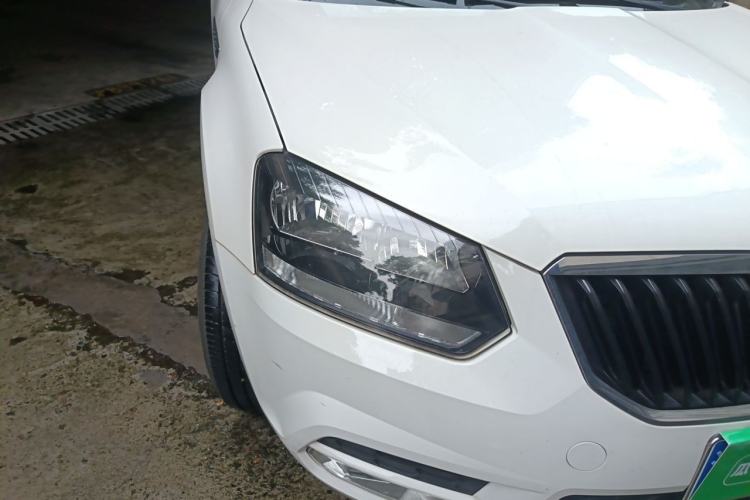 Used Skoda Yeti 2017 TSI280 DSG Car Enjoy Brothers Edition Right Front Headlight