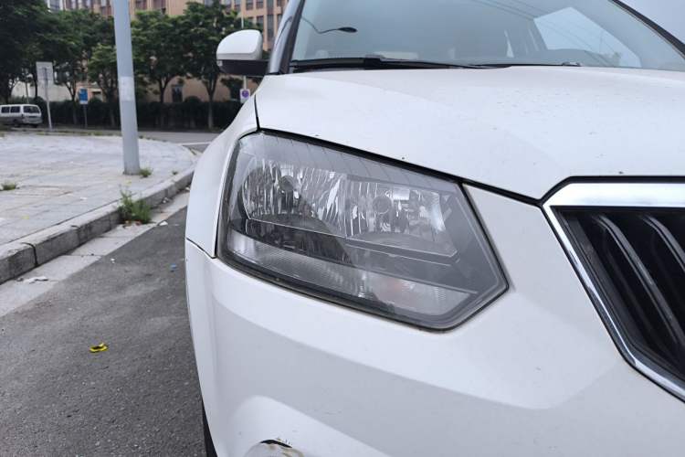 Used Skoda Yeti  Right Front Headlight
