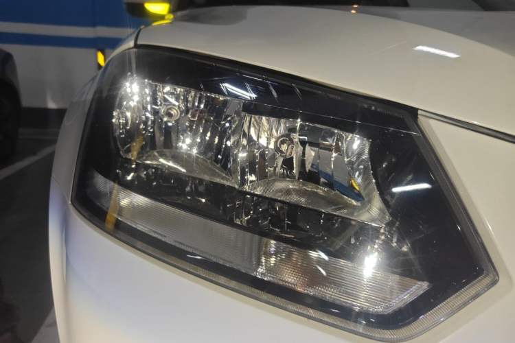 Used Skoda Yeti 2017 TSI280 DSG Advanced Edition Right Front Headlight