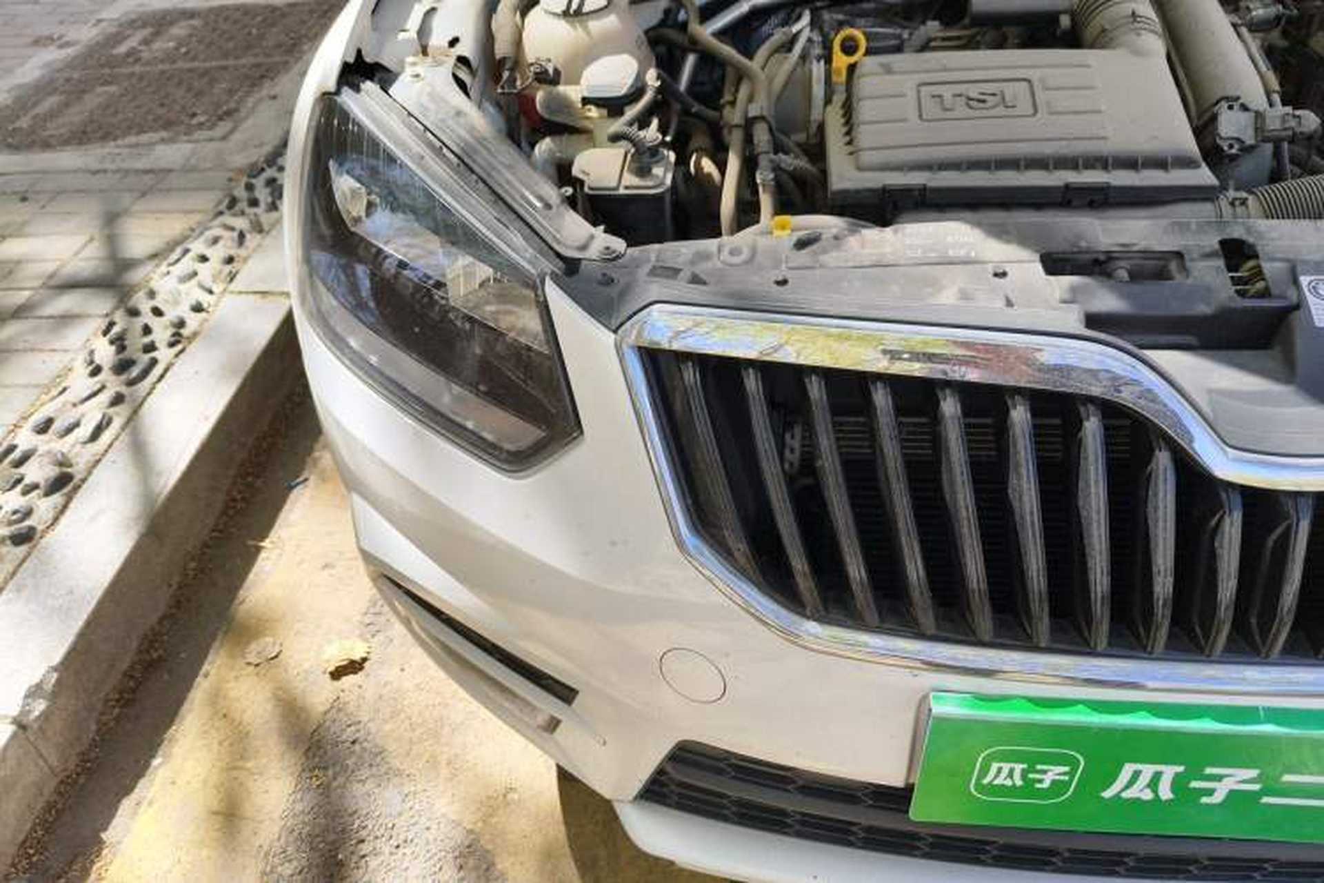 Used Skoda Yeti 2017 TSI280 DSG Advanced Edition Right Front Headlight