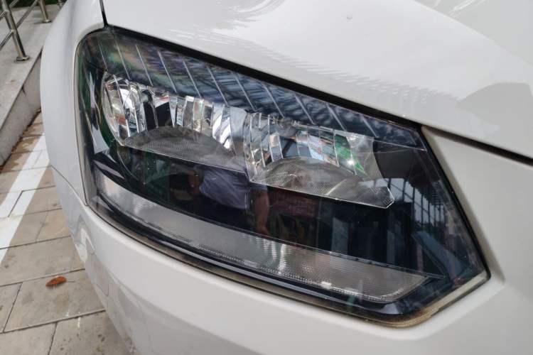 Used Skoda Yeti 2017 TSI280 DSG Advanced Edition Right Front Headlight