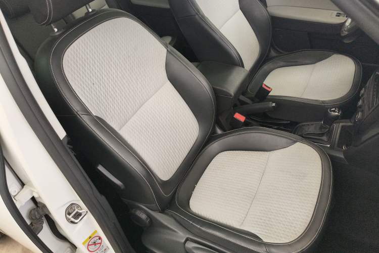 Used Skoda Yeti 2017 TSI280 DSG Advanced Edition Right Front Seat