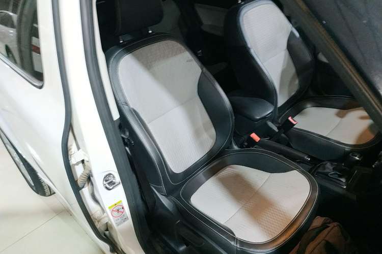 Used Skoda Yeti 2017 TSI280 DSG Advanced Edition Right Front Seat