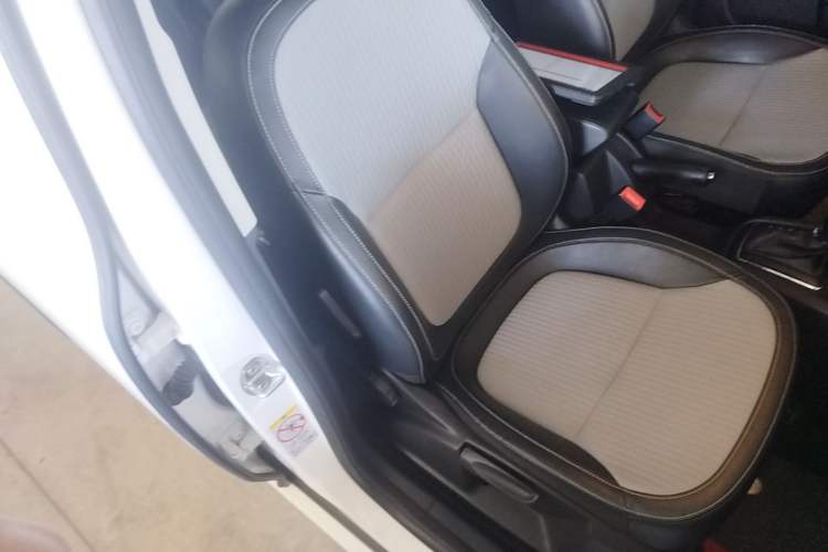 Used Skoda Yeti 2017 TSI280 DSG Advanced Edition Right Front Seat