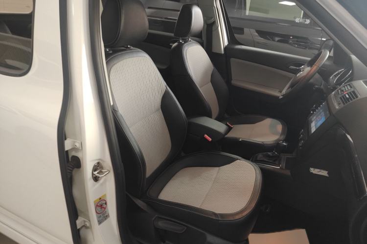 Used Skoda Yeti 2017 TSI280 DSG Advanced Edition Right Front Seat