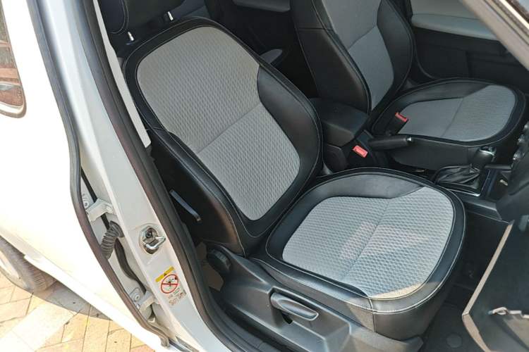 Used Skoda Yeti 2017 TSI280 DSG Advanced Edition Right Front Seat