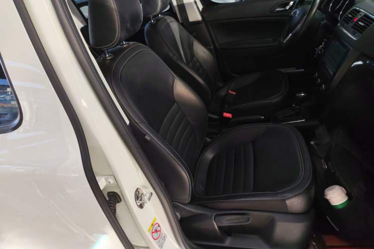 Used Skoda Yeti 2017 TSI280 DSG Car Enjoy Brothers Edition Right Front Seat
