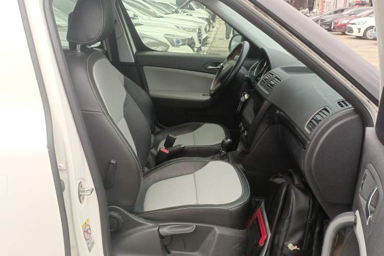 Used Skoda Yeti 2017 TSI280 DSG Advanced Edition Right Front Seat