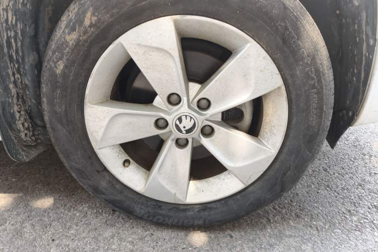 Used Skoda Yeti 2017 TSI280 DSG Car Enjoy Brothers Edition Right Front Wheel Hub